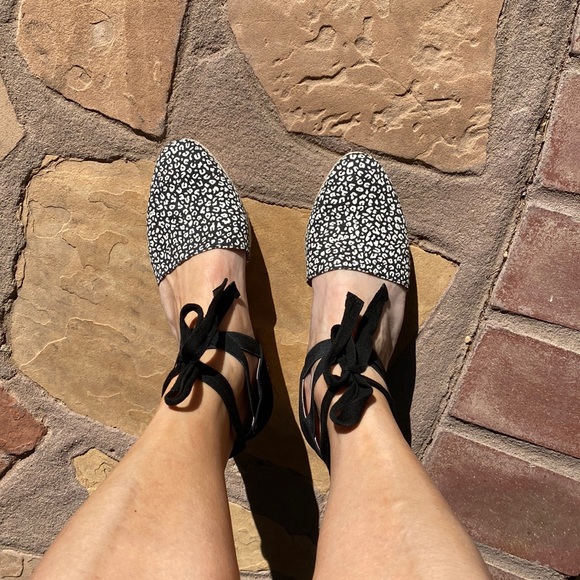 Corso Como super cute and comfortable wedge espadrilles! - Picture 2 of 9